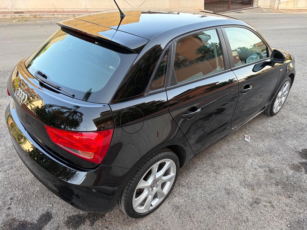 Audi A1 1.2 TFSI Ambition s-line
