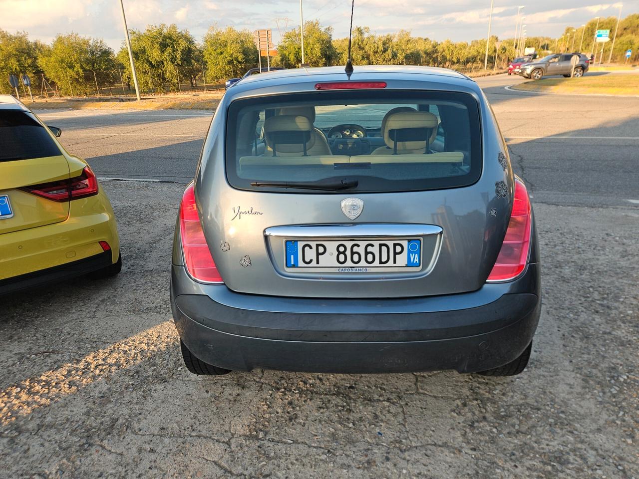 Lancia Ypsilon 1.2 16V Platino