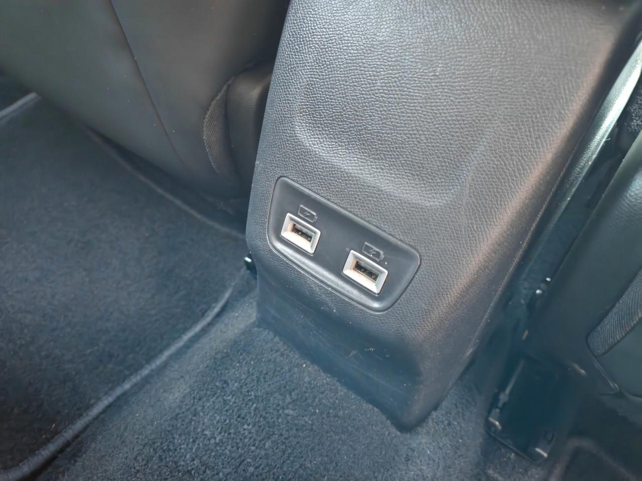 Peugeot 2008 1,5 diesel 12/2021 Cv110