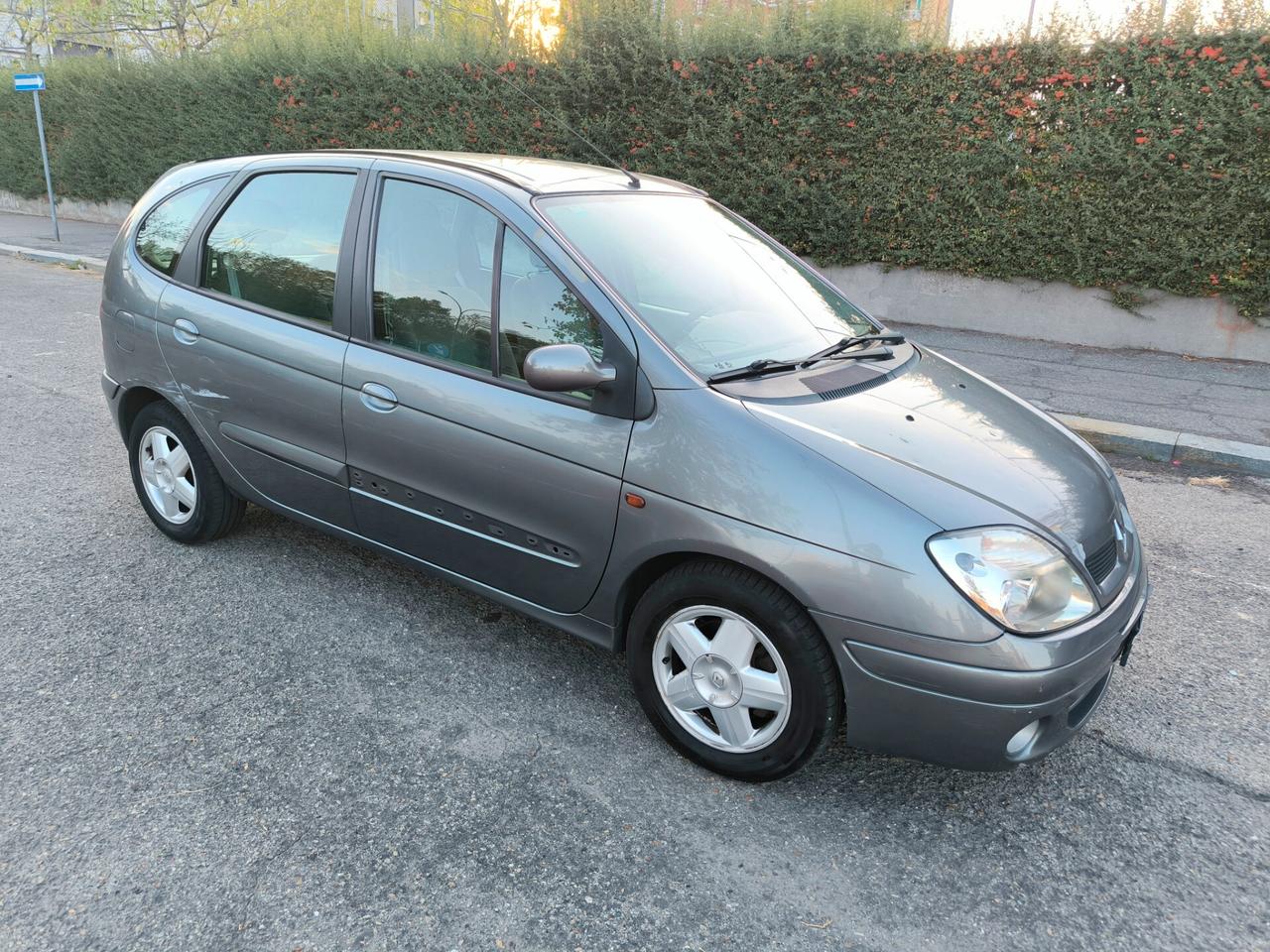 Renault Scenic Megane Evol. 1.6 16V Cat Sport Way