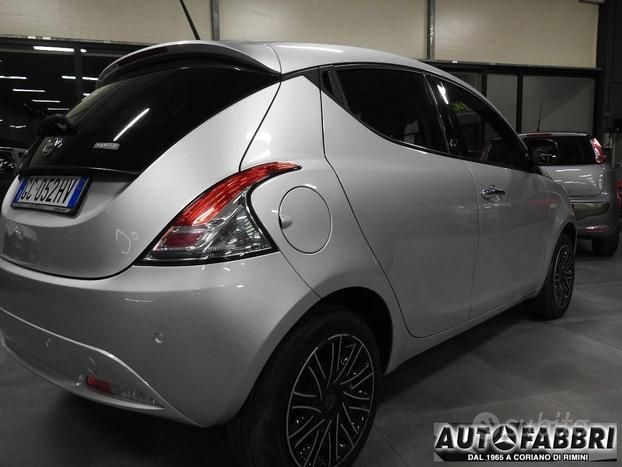 LANCIA - Ypsilon - 1.0 FireFly 5p. S&S Hybrid Gold