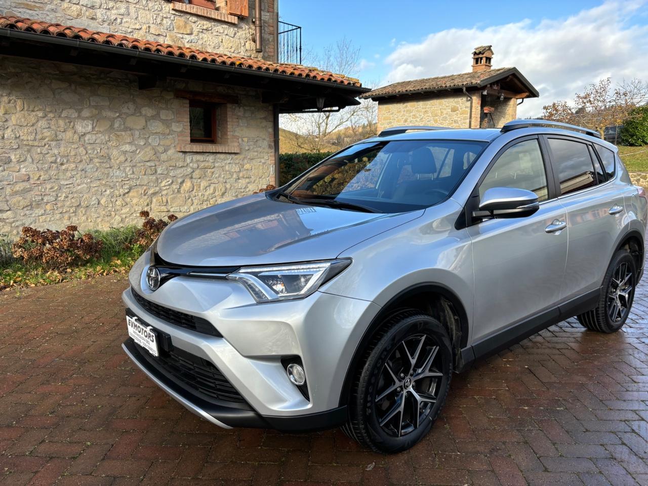 Toyota RAV 4 RAV4 2.0 D-4D 143 CV 2WD Lounge