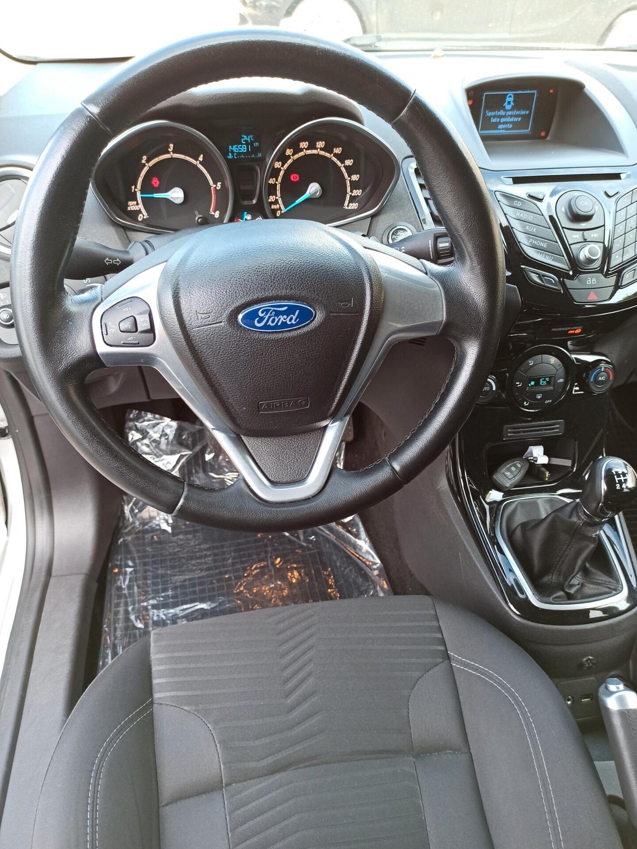 Ford Fiesta 1.5 TDCi 75CV 5 porte Titanium