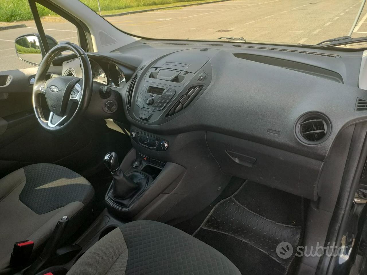 FORD Tourneo Courier 1.0 EcoBoost 100 CV Titaniu