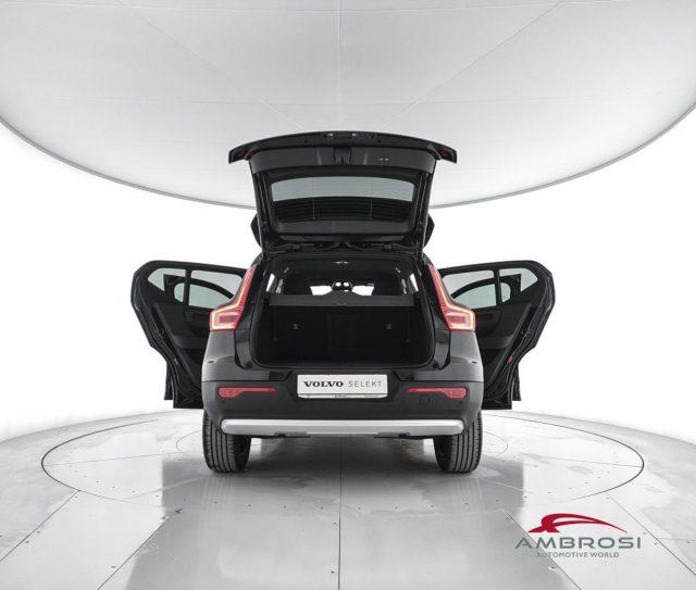 VOLVO XC40 2.0 b3 Core auto - AUTOCARRO N1