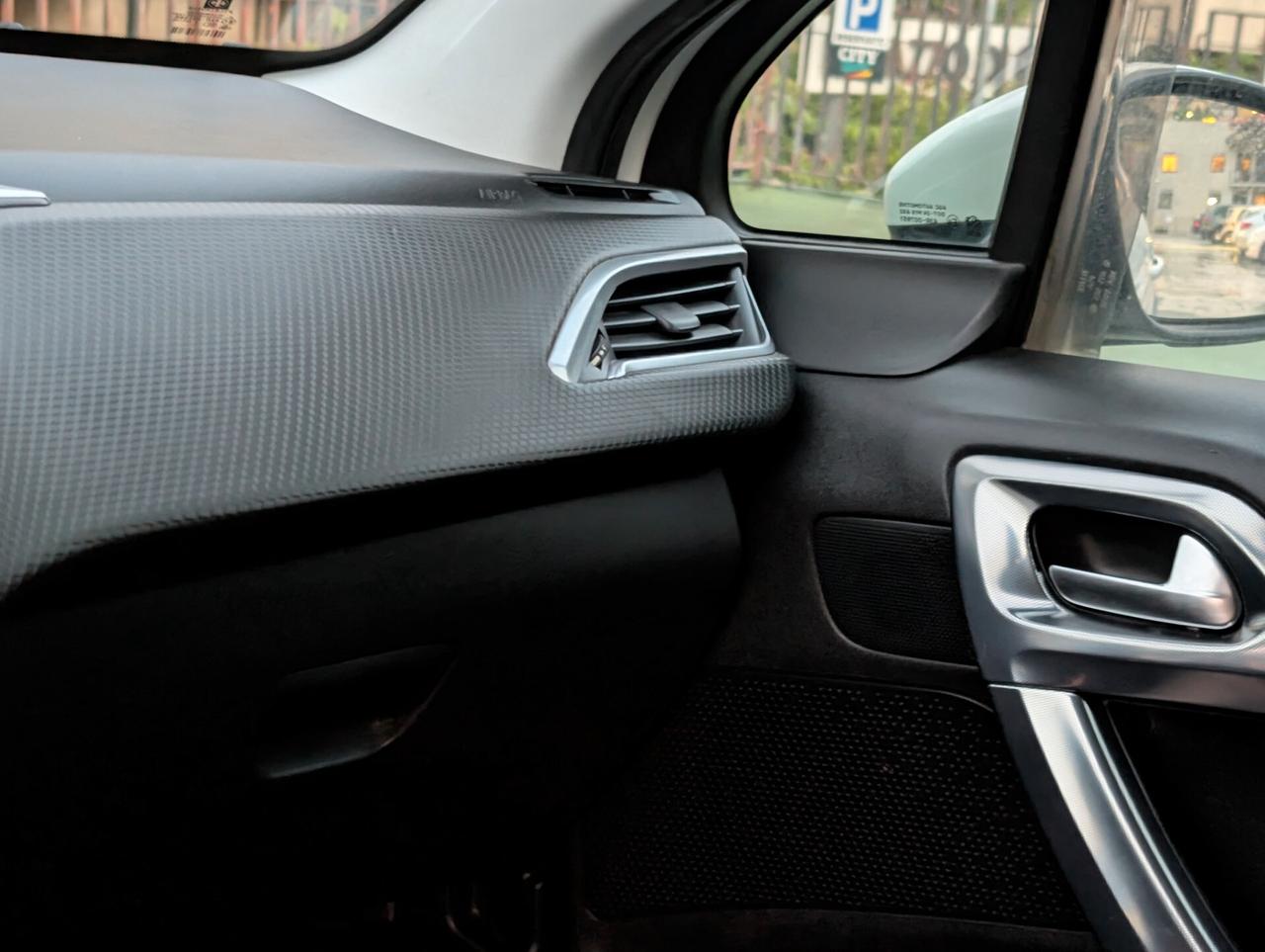Peugeot 2008 BlueHDi 120 S&S Black Matt
