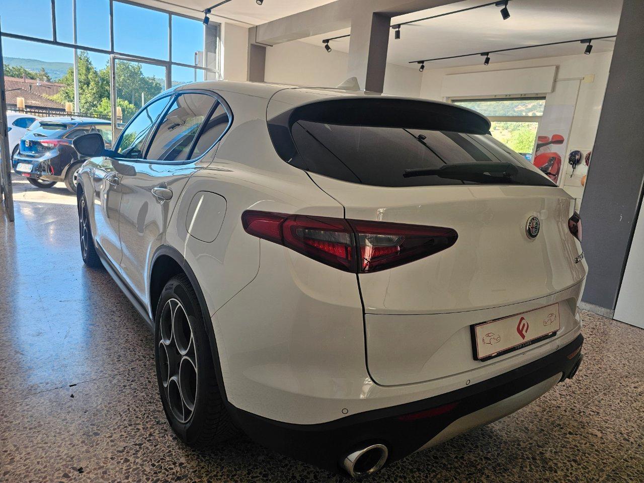 Alfa Romeo Stelvio 2.2 t Sport Tech rwd 160cv auto