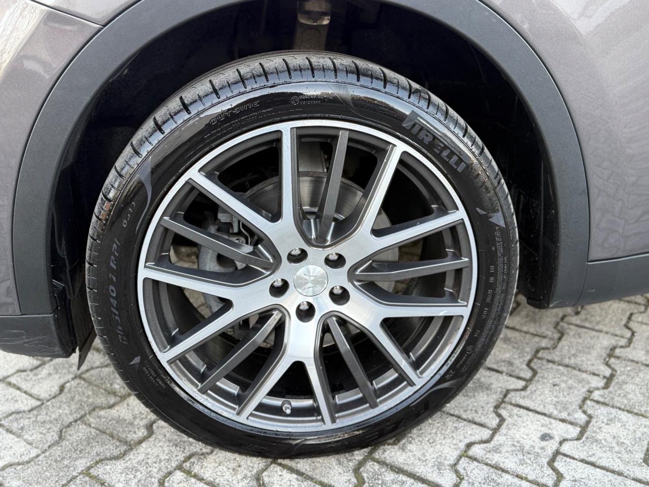 Maserati Levante 3.0 V6 250CV AWD