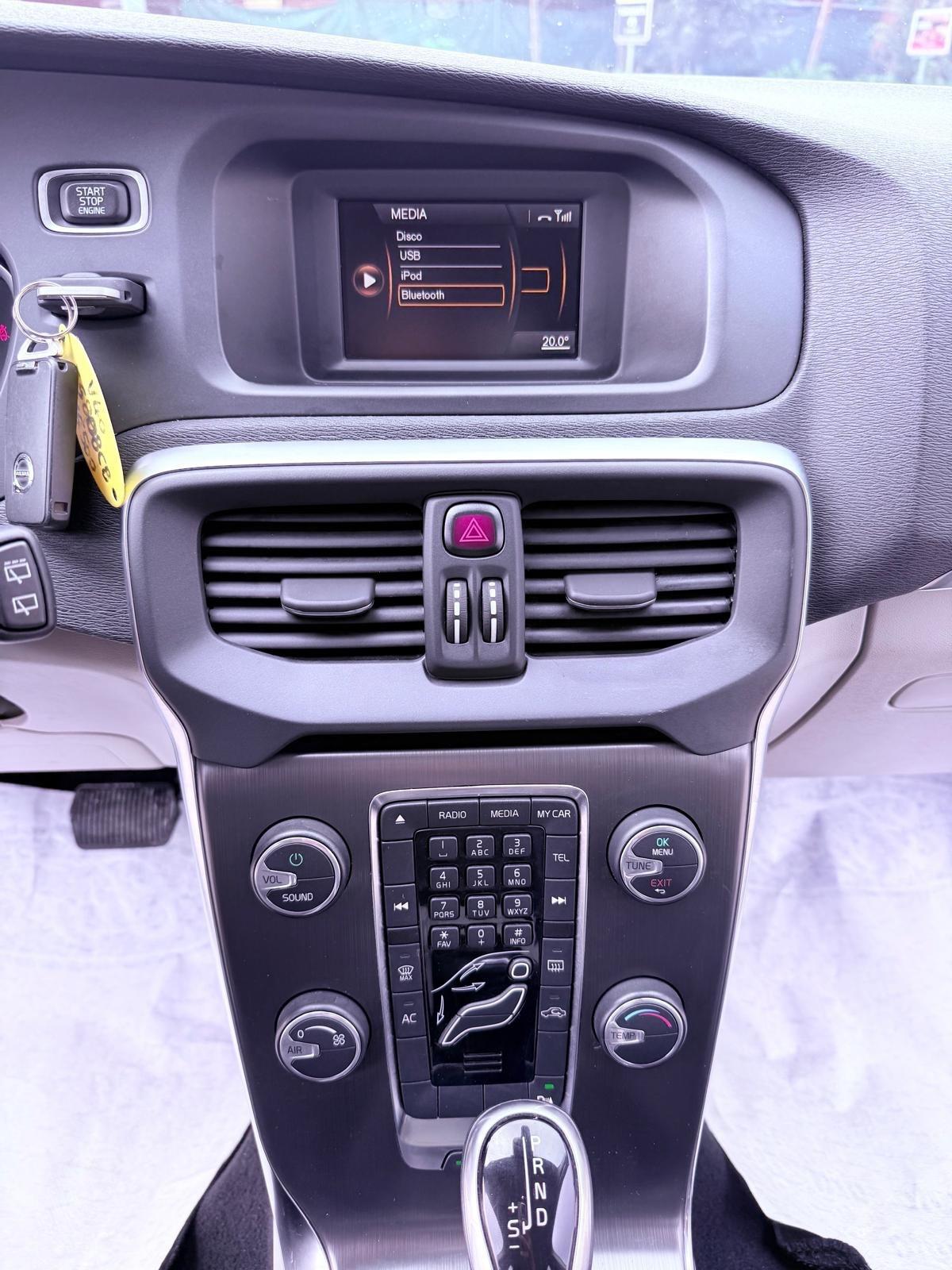 Volvo V40 D2 1.6 Powershift Summum