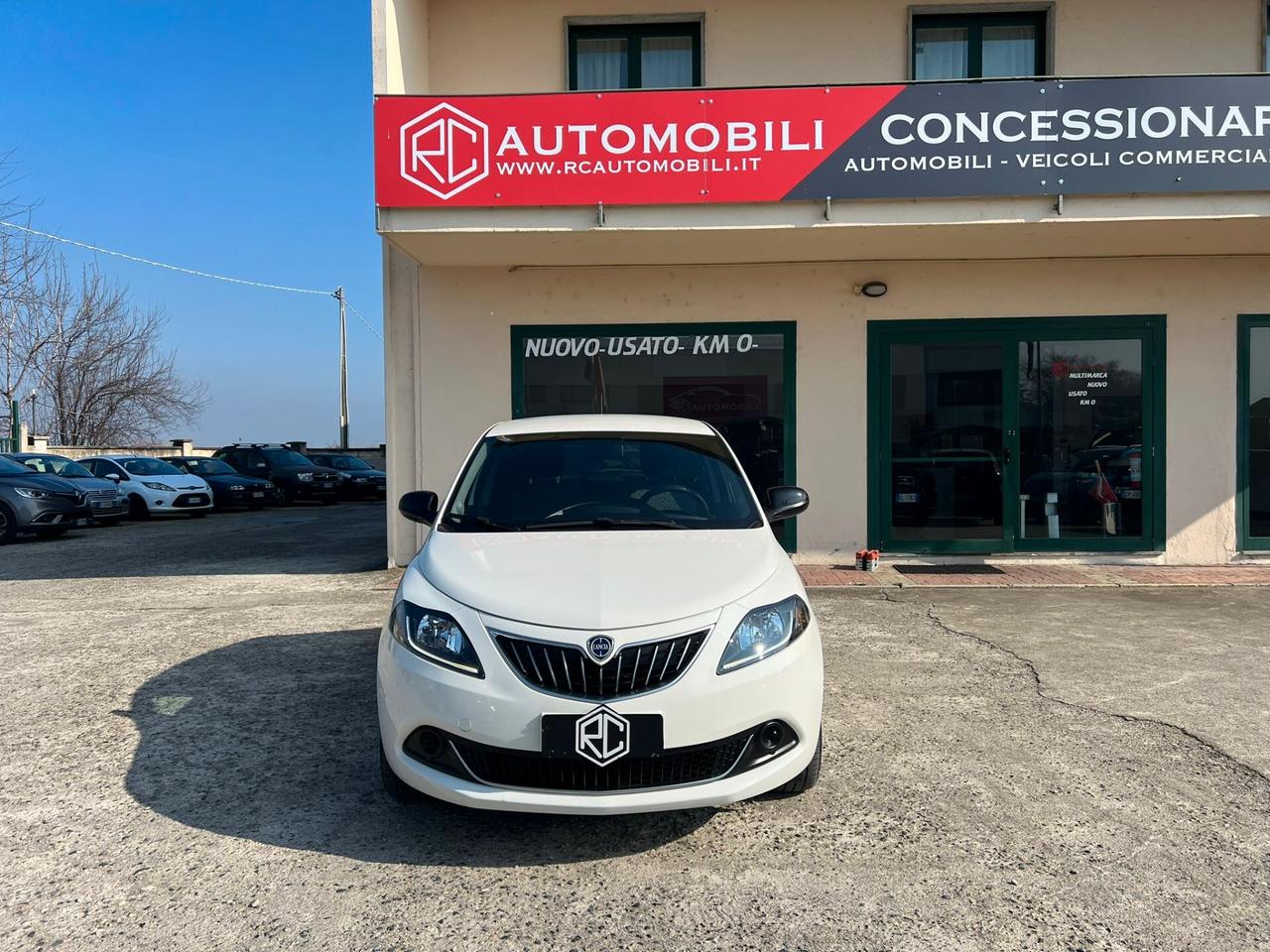 Lancia Ypsilon 1.0 FireFly 5 porte S&S Hybrid Ecochic Silver
