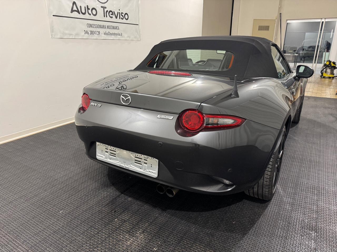Mazda MX-5 2.0L Skyactiv-G Sport RECARO!!