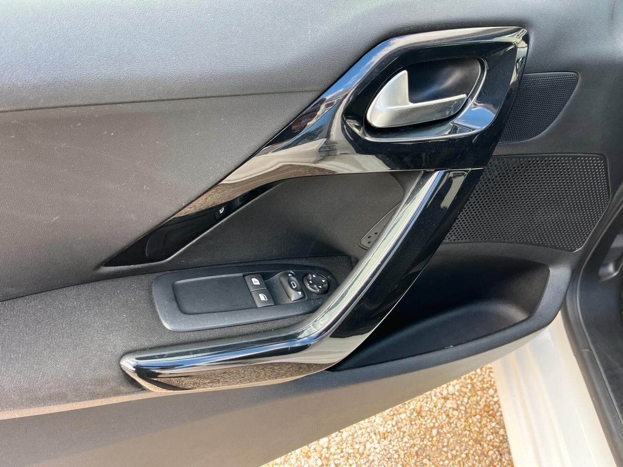 Peugeot 208 PureTech 82 Stop&Start 5 porte Allure