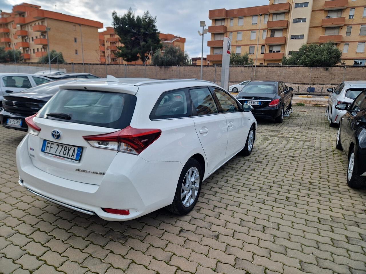 Toyota Auris Touring Sports 1.8 Hybrid Business