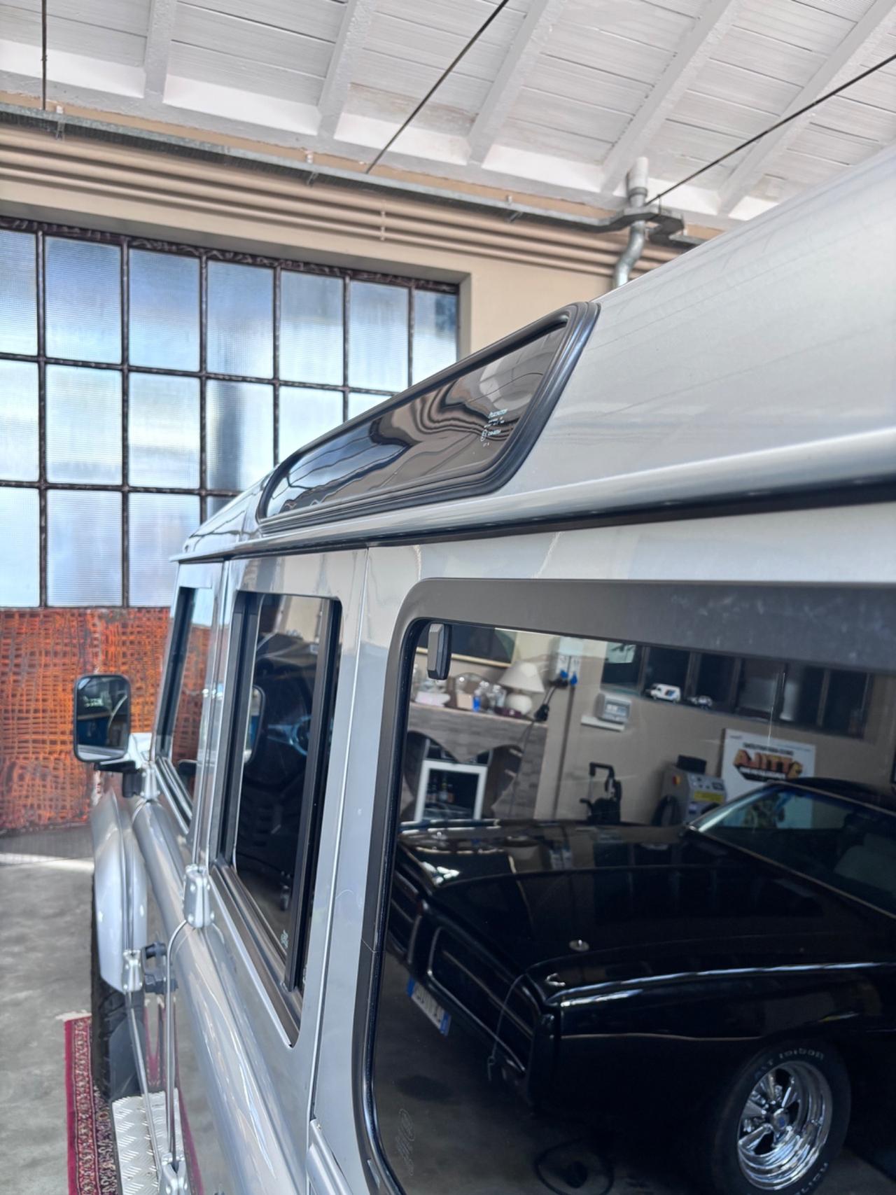 Land Rover Defender 110 2.2 TD4 Station Wagon SE N1