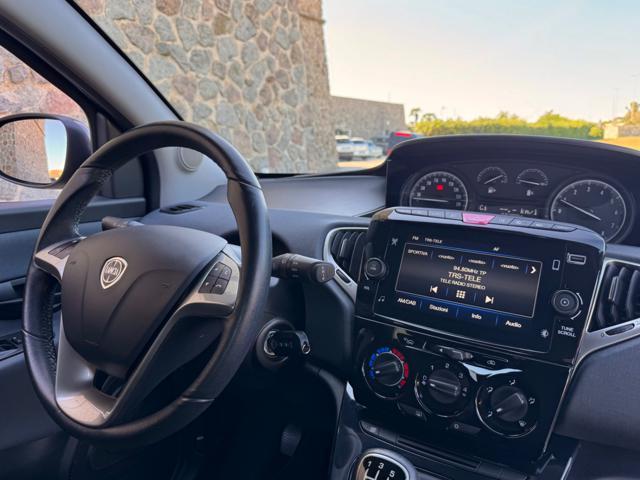 LANCIA Ypsilon 1.0 HYBRID GOLD 5 POSTI+NAVI+SENSORI