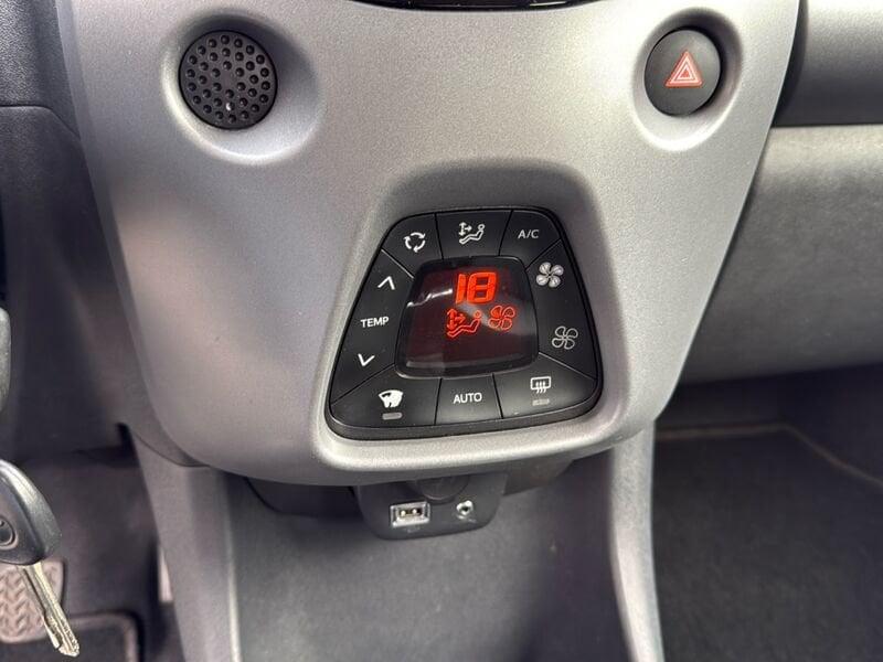 Toyota Aygo Aygo Connect 1.0 VVT-i 72 CV 5 porte x-fun