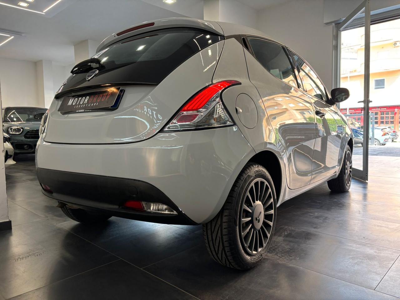 Lancia Ypsilon 1.2 69 CV 5 porte GPL Ecochic Platinum