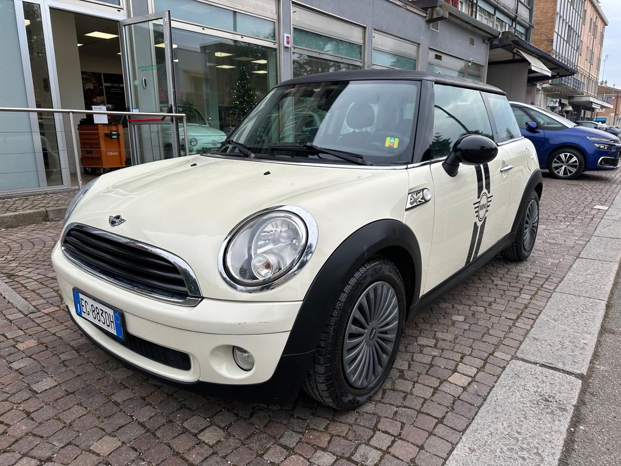 Mini 1.6 16V Cooper One (55kW)