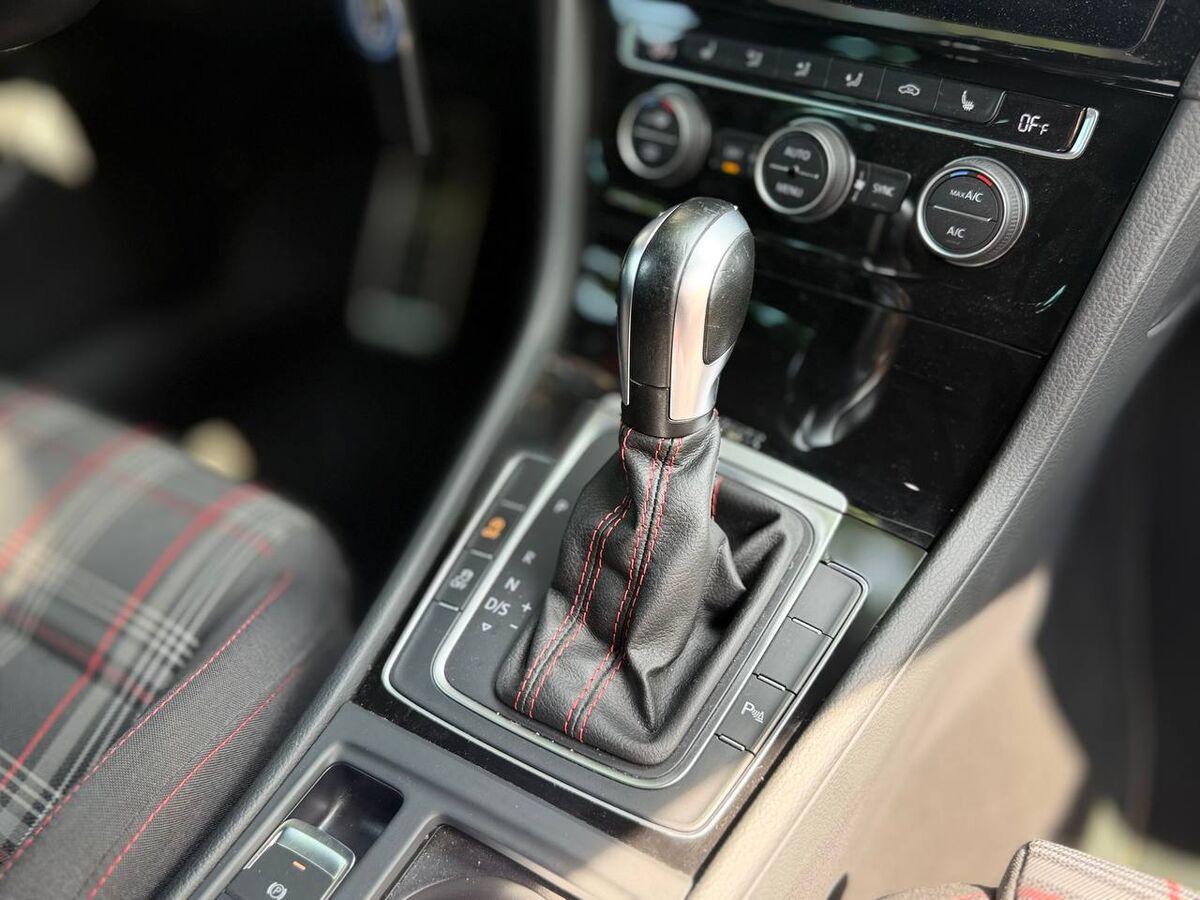 Volkswagen Golf 2.0 tsi Gti Performance 245cv dsg