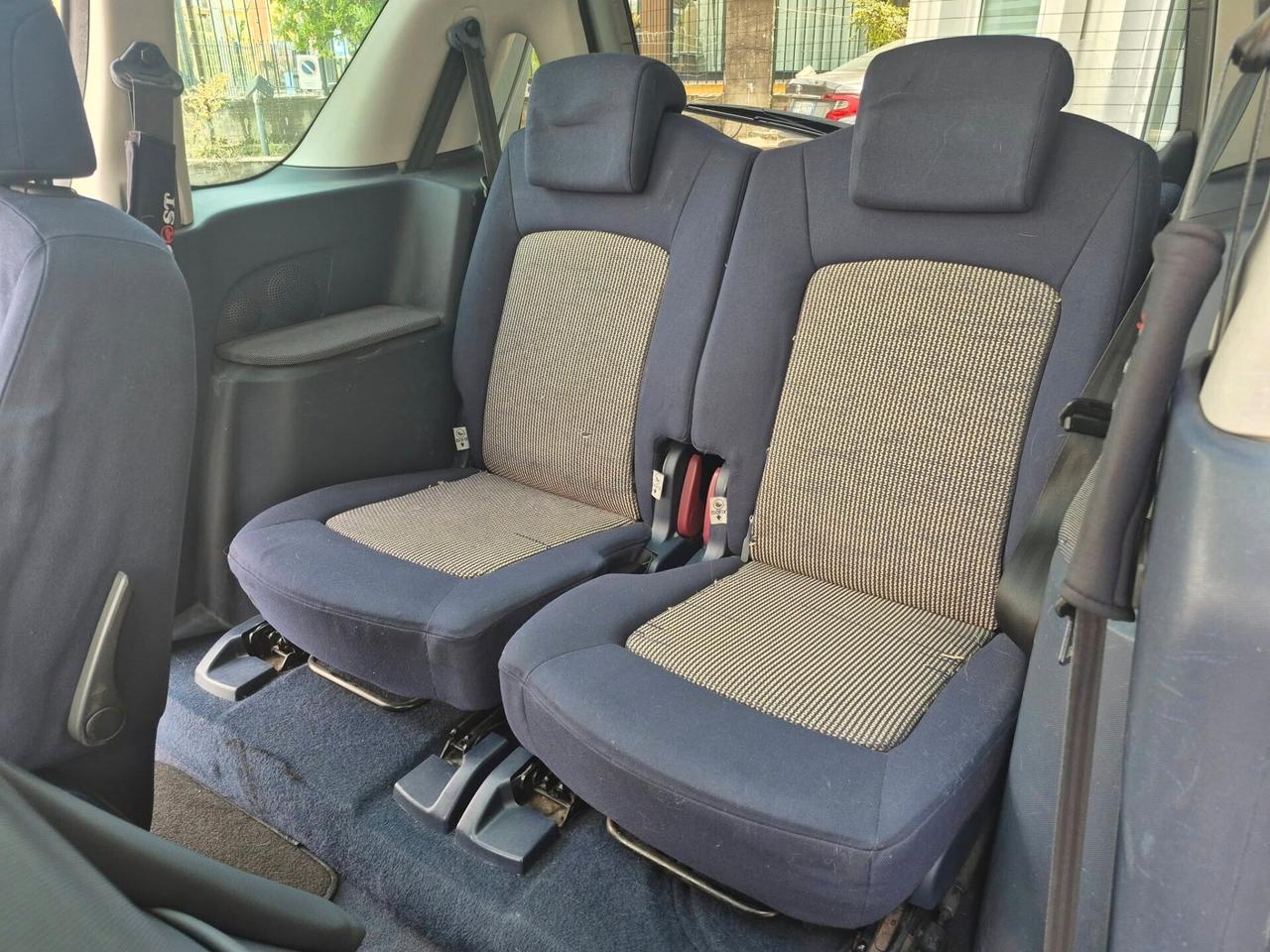 Peugeot 1007 1.4 HDi 68 CV OK NEOP.