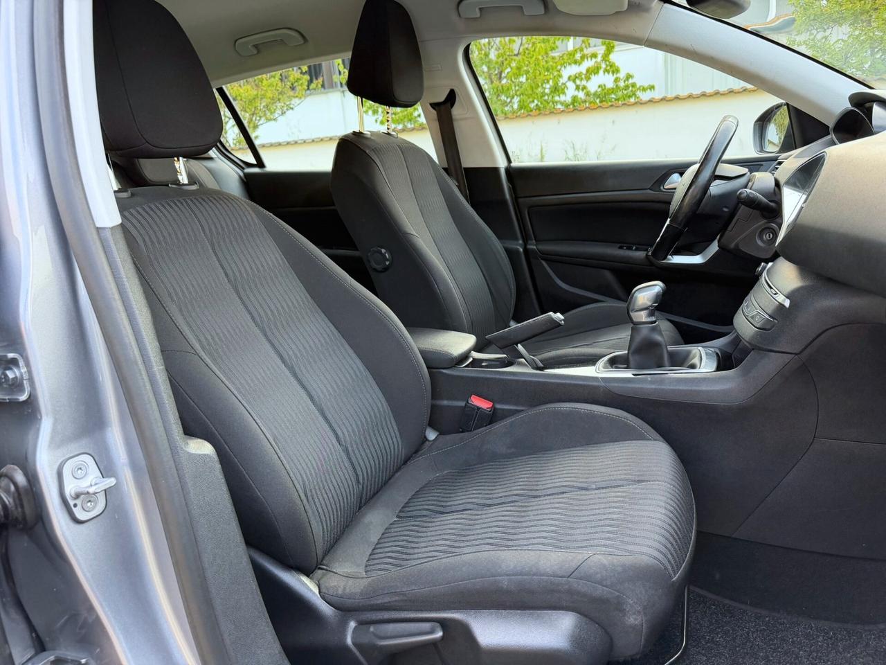 Peugeot 308 Berlina HDi 100 CV EURO 6B