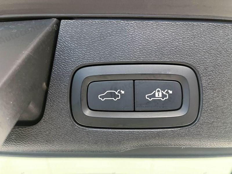 Volvo XC60 XC60 B4 (d) 197CV AWD AUT PLUS DARK