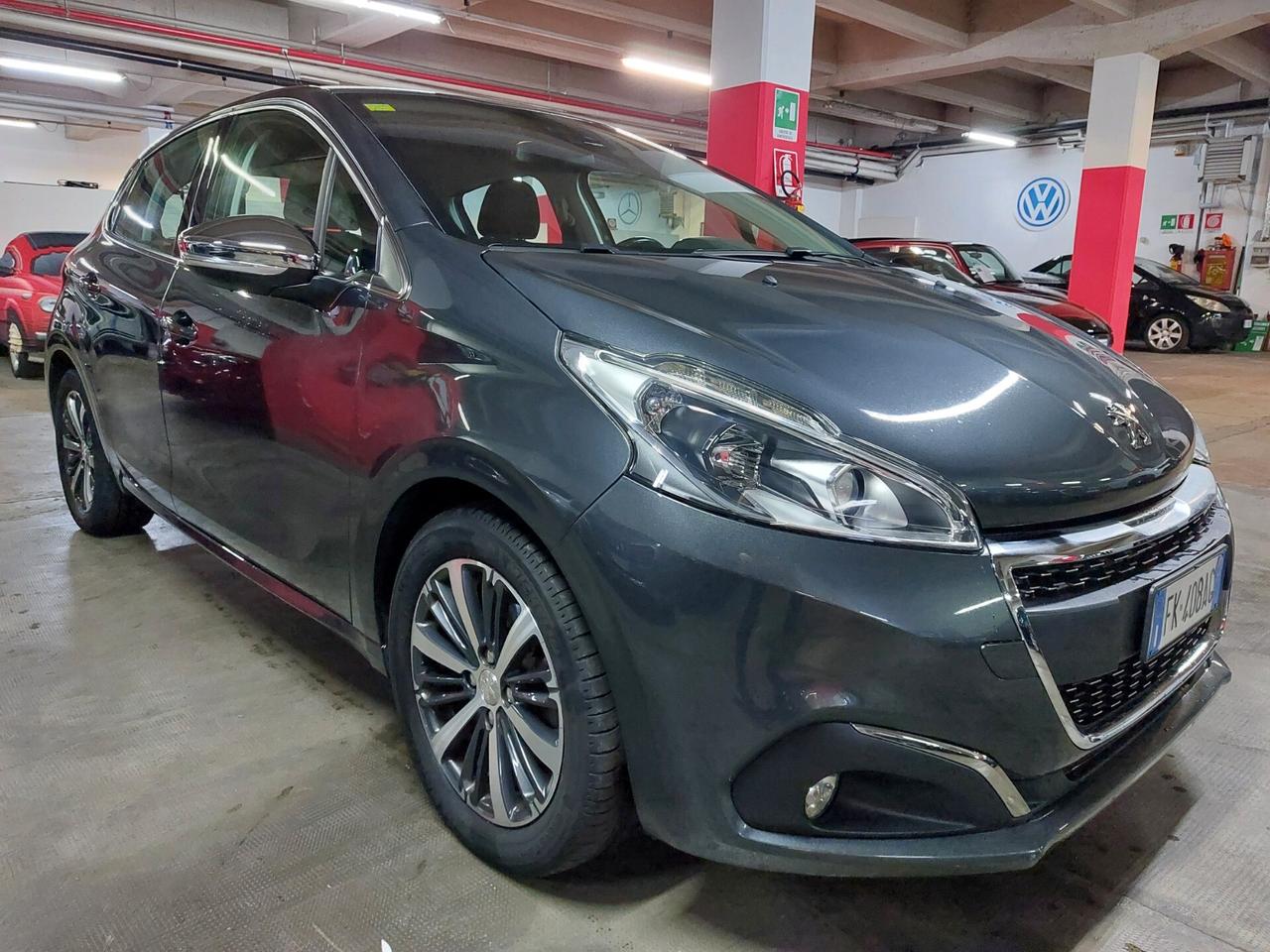 Peugeot 208 PureTech 82 5 porte Allure NAVI BT C.LEGA FENDY