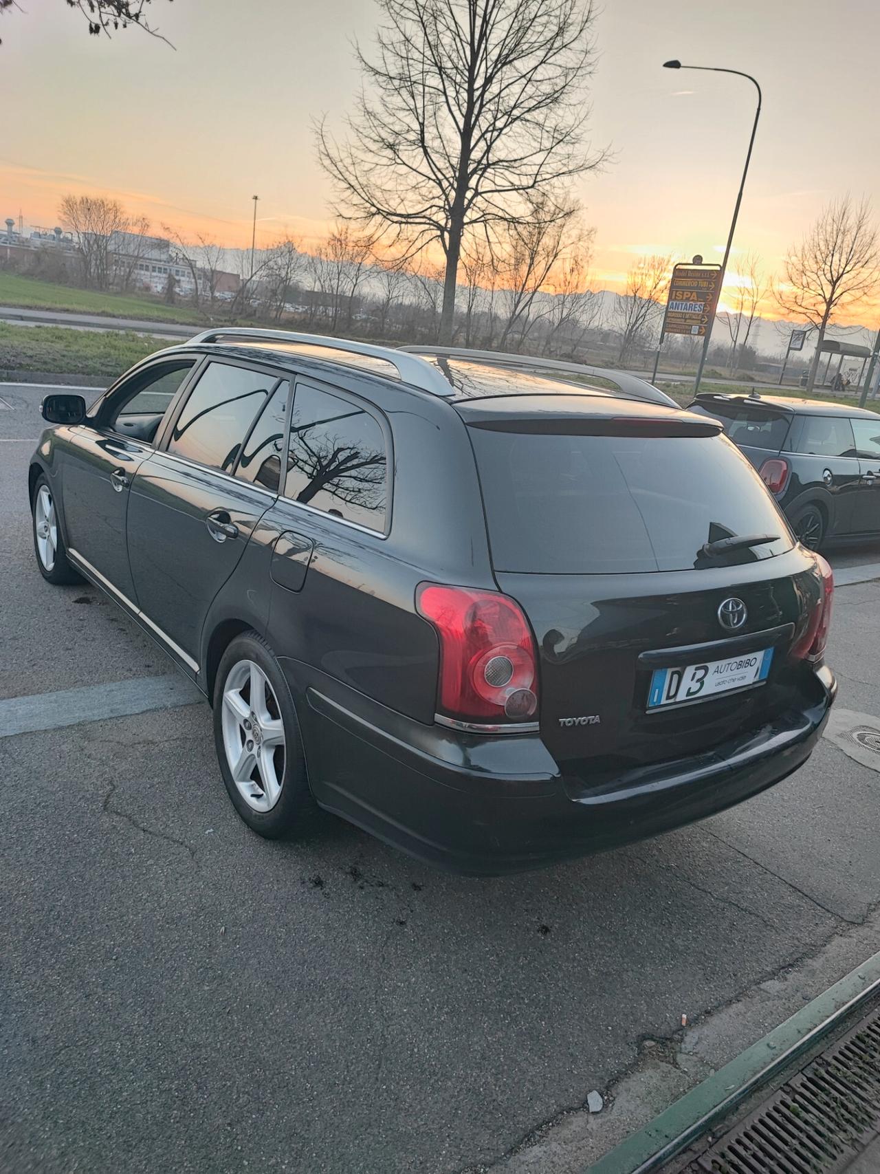 Toyota Avensis 2.0 D-4D 16V Station Wagon
