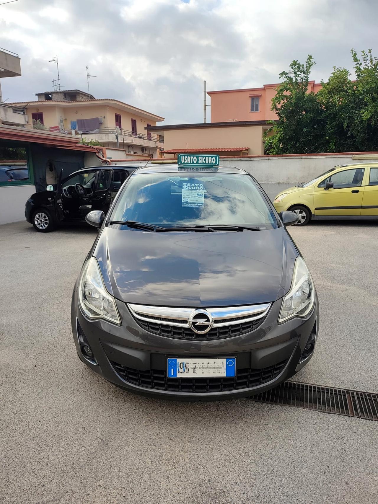 Opel Corsa 1.2 5 porte Club