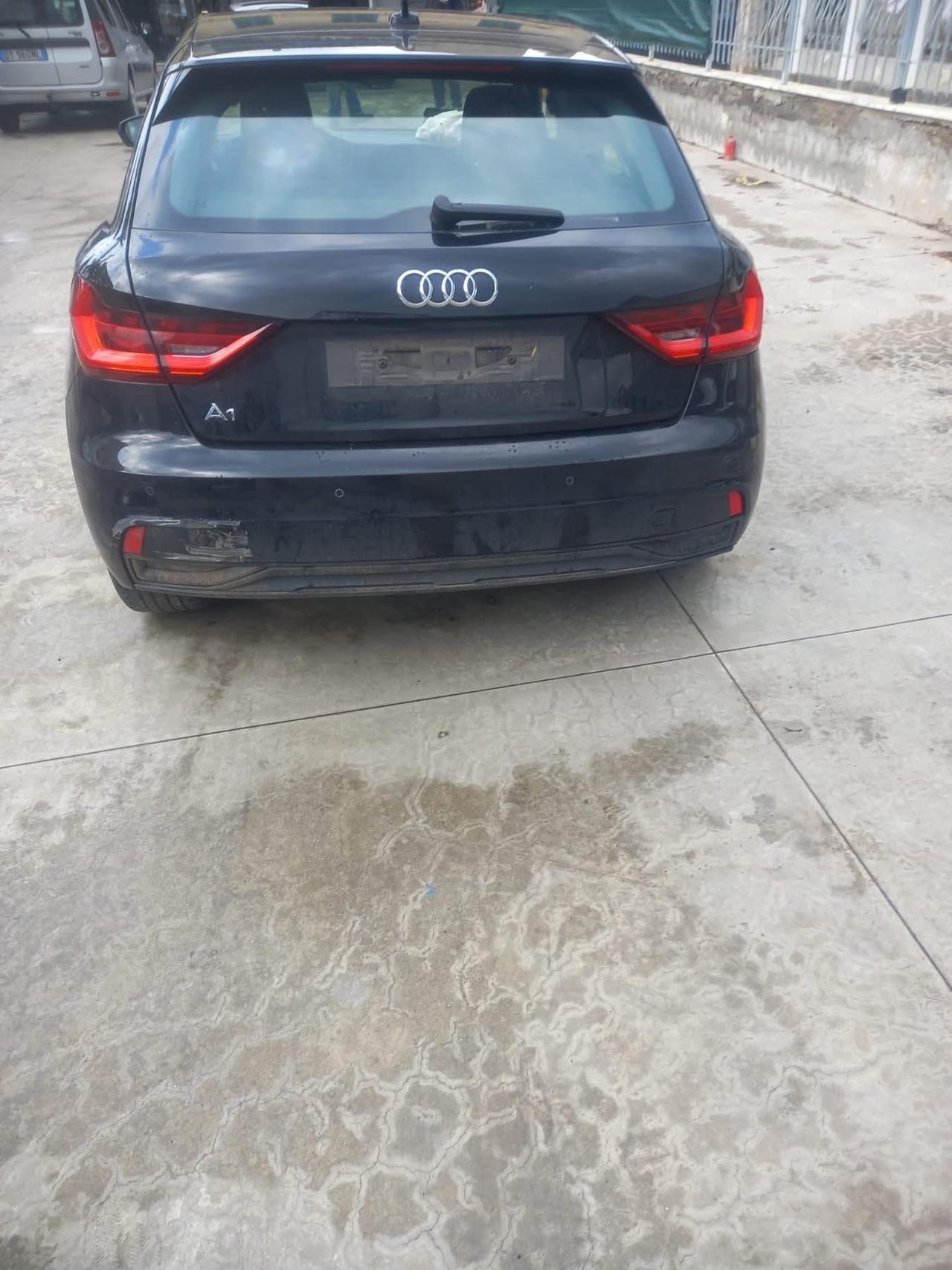 Audi A1 sinistrata incidentata