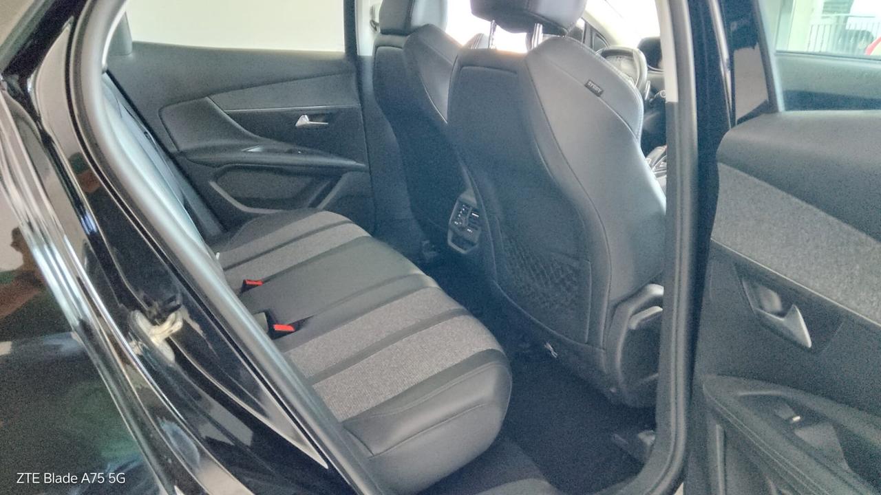 Peugeot 3008 BlueHDi 120 S&S Allure "unicopropietario"