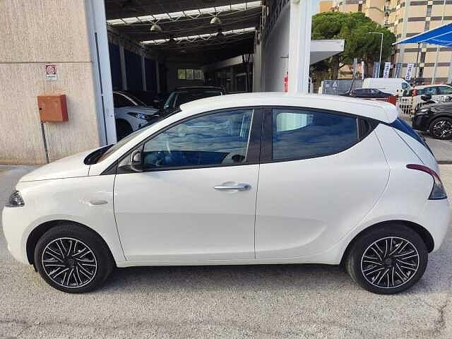 Lancia Ypsilon 1.0 FireFly 5 porte S&S Hybrid Gold