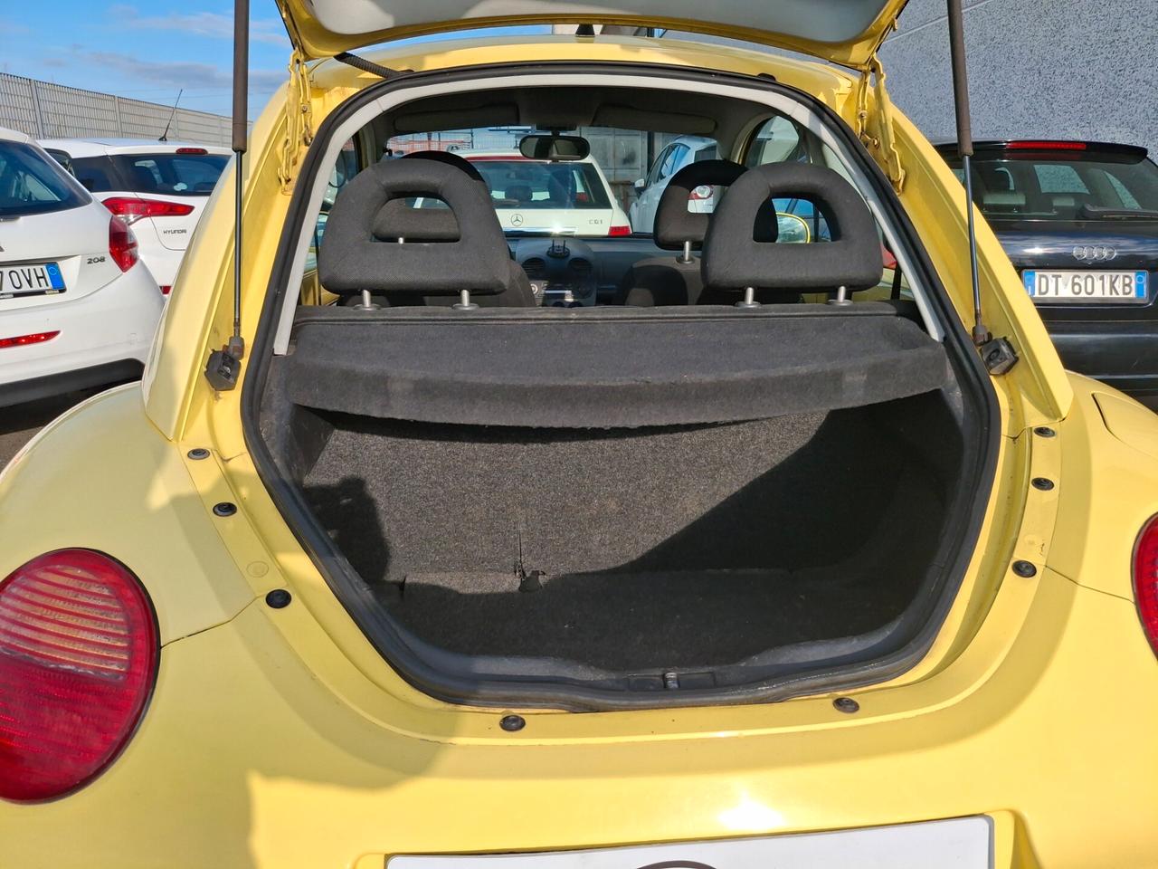Volkswagen New Beetle 1.6 **SOLO 102mila CHILOMETRI**