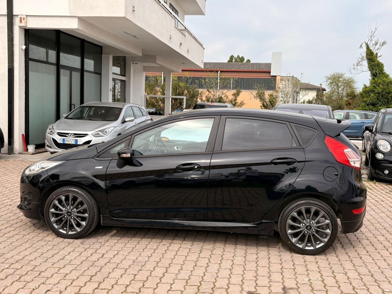 Ford Fiesta 1.5 TDCi 75CV 5 porte ST-Line