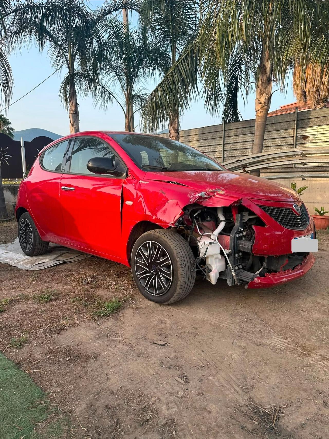Lancia Ypsilon 1.0 FireFly SINISTRATA