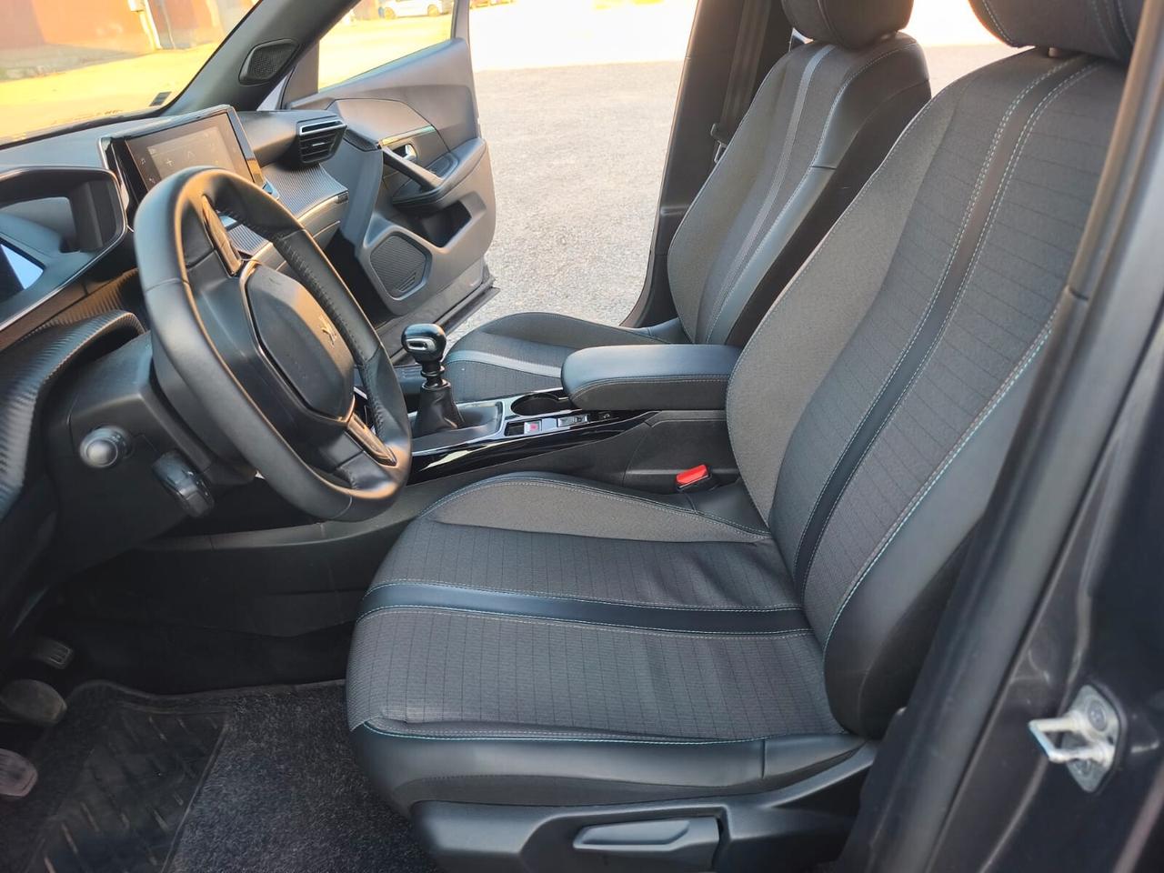 Peugeot 2008 -2023----1.2 Benzina