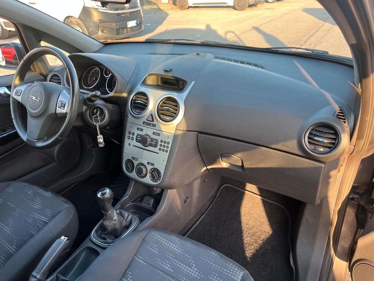 Opel Corsa 1.2 5 porte Club