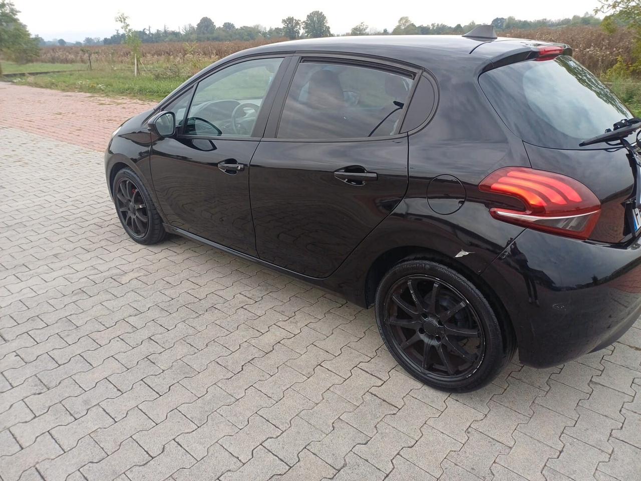 Peugeot 208 BlueHDi 75 S&S 5 porte Active