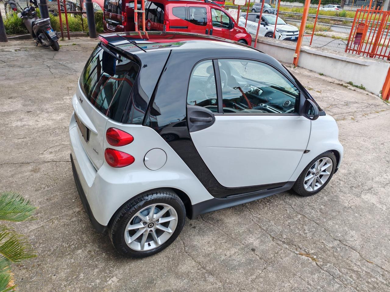 Smart ForTwo 1000 62 kW coupé passion