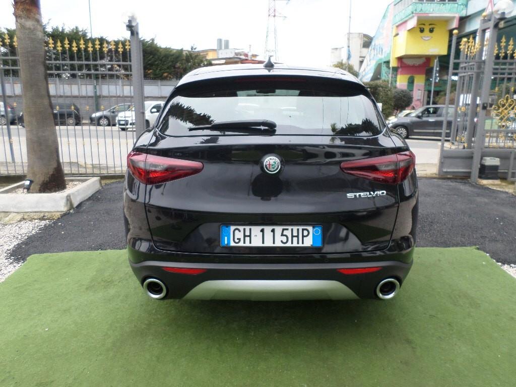 Alfa Romeo Stelvio 2.2 Turbodiesel 160 CV AT8 RWD Business