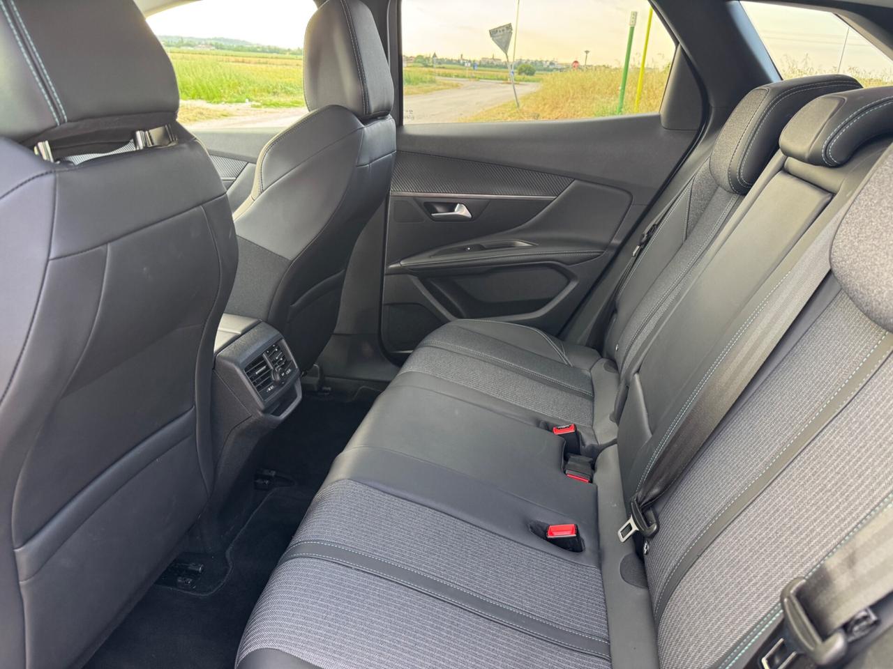 Peugeot 3008 BlueHDi 130 S&S EAT8 Allure Pack