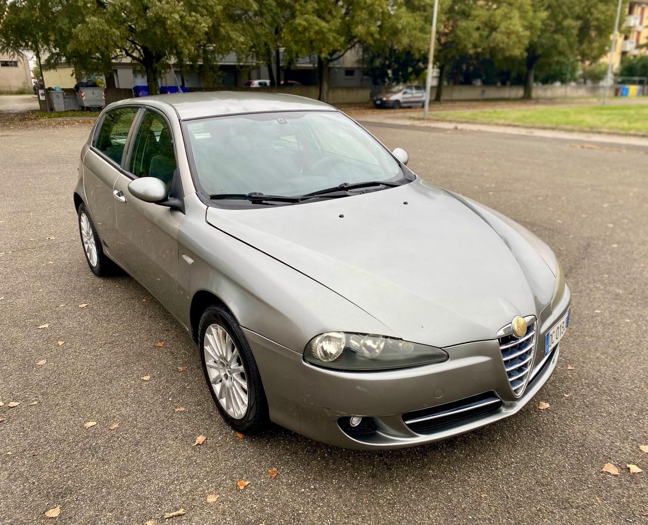Alfa Romeo 147 1.6 16V TS 3 porte Distinctive