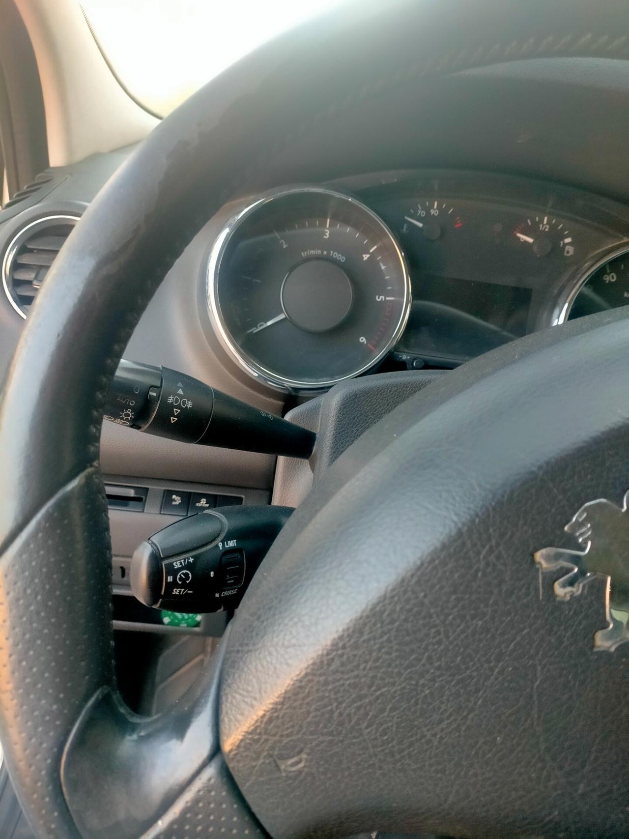 Peugeot 3008 1.6 HDi 110CV Premium