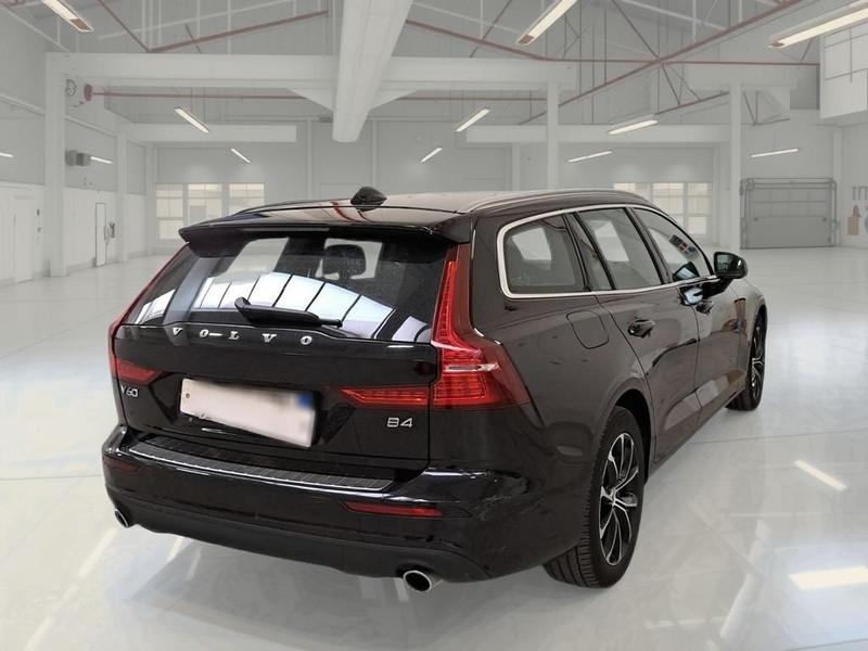 VOLVO V60 B4 D autom. Momentum Business Pro WAGON