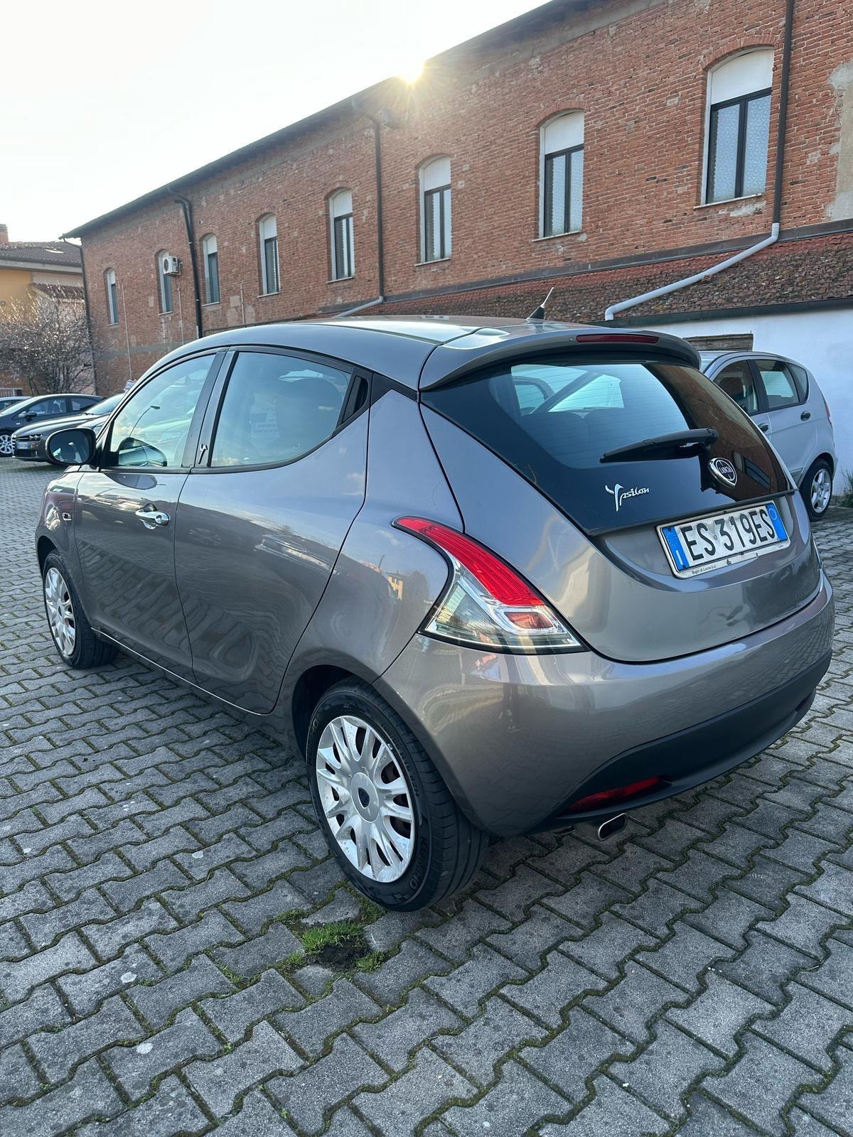 Lancia Ypsilon 1.2 69 CV 5 porte GPL Ecochic Platinum