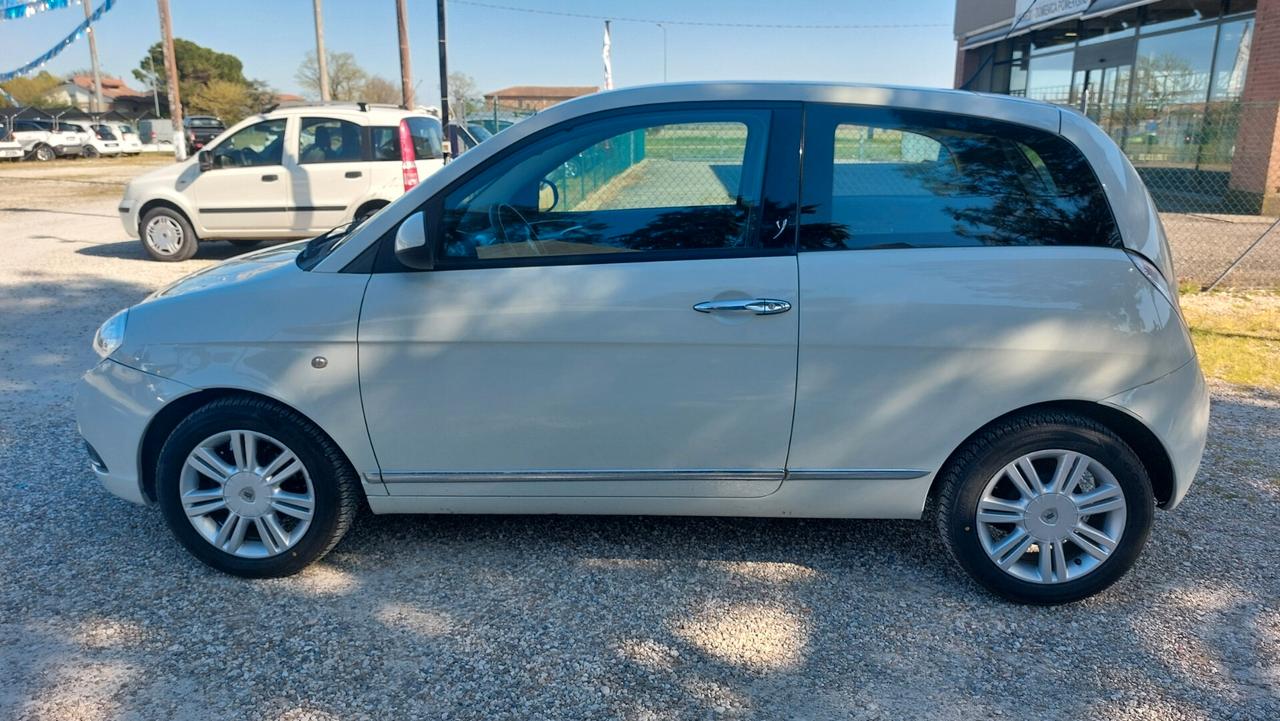 Lancia Ypsilon 1.2 Platino