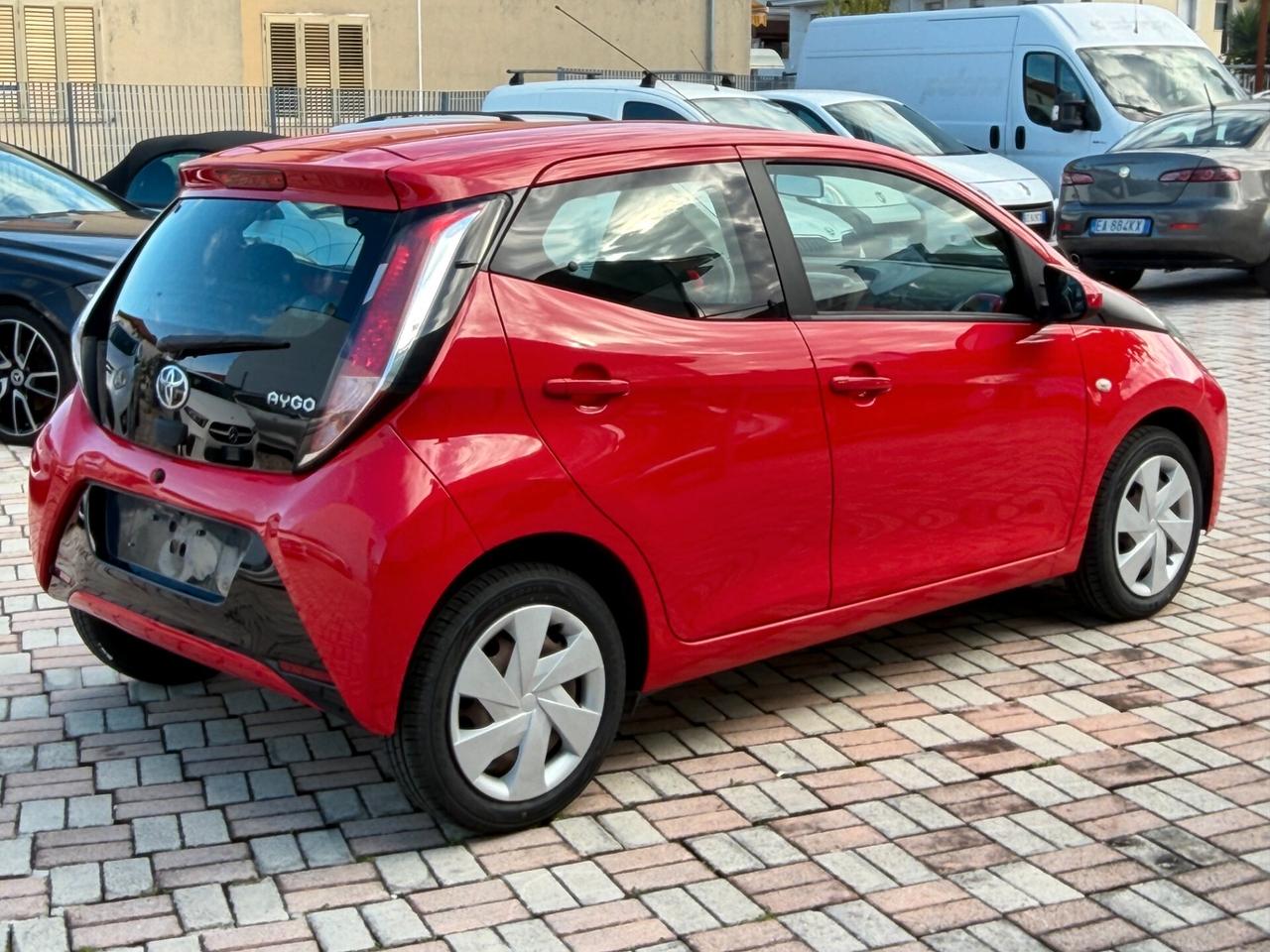 Toyota Aygo 1.0 VVT-i 69 CV 5 porte x-cool