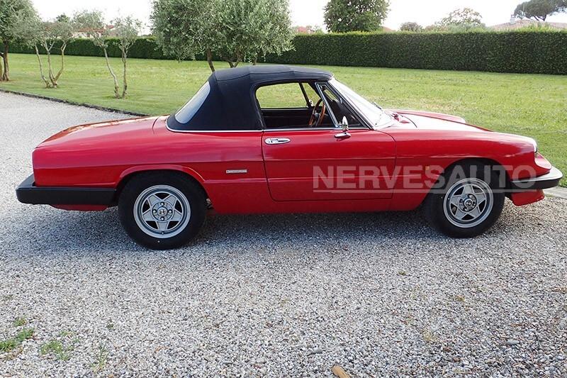 Alfa Romeo Spider Duetto 2.0 | Rosso interni neri