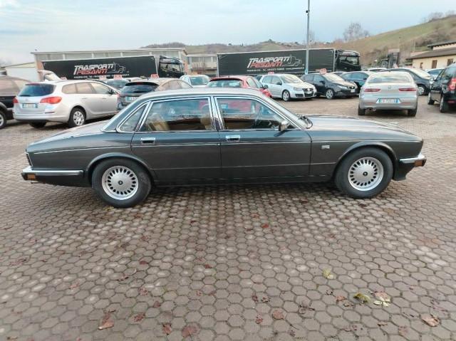 Jaguar XJ6 4.0 Daimler cat.