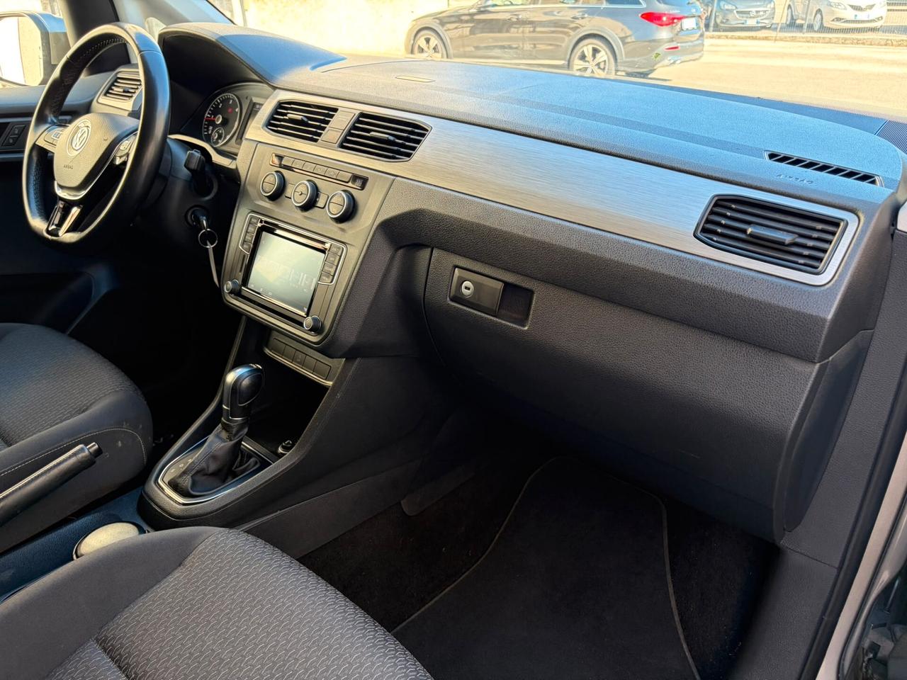 VOLKSWAGEN CADDY 2.0 TDI MAXI AUT. 109.000 KM